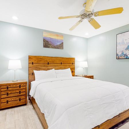 Smoky Mountain Castle Caretaker'S Apartment Sevierville Bagian luar foto