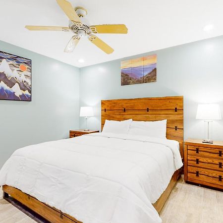 Smoky Mountain Castle Caretaker'S Apartment Sevierville Bagian luar foto