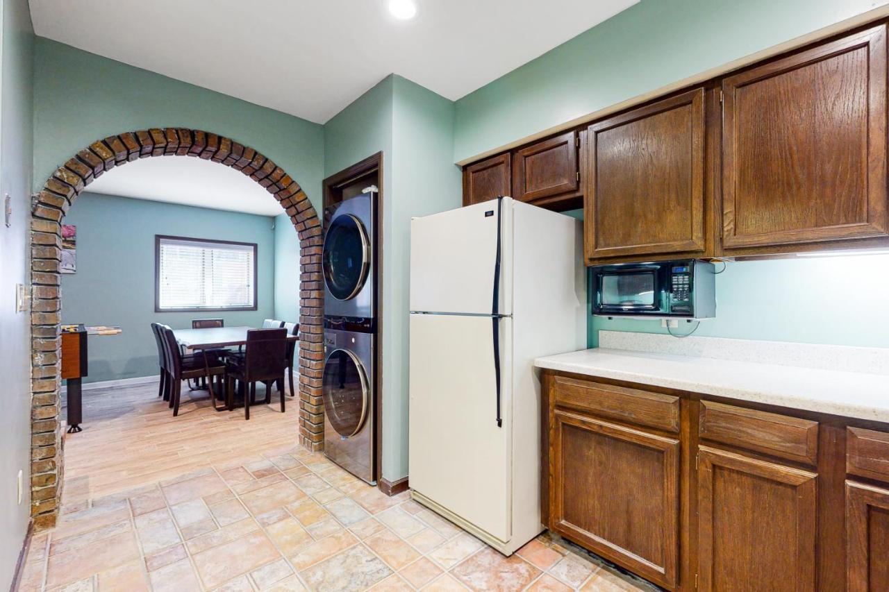 Smoky Mountain Castle Caretaker'S Apartment Sevierville Bagian luar foto