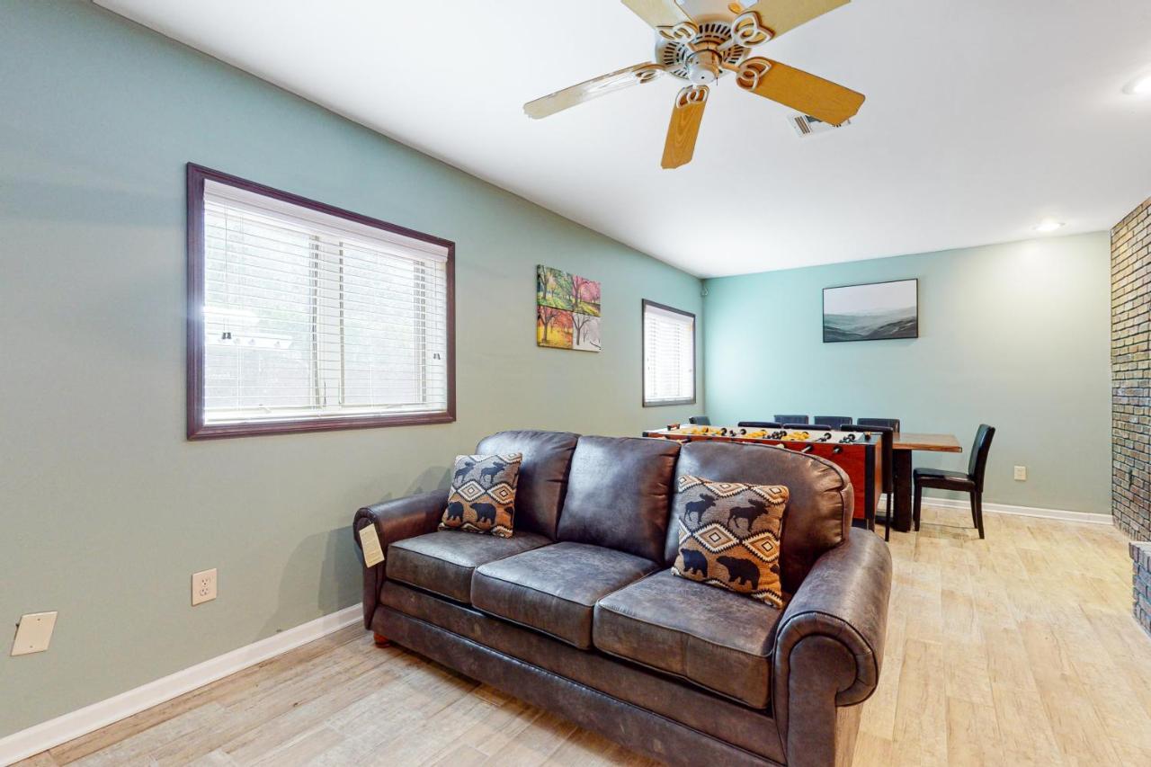 Smoky Mountain Castle Caretaker'S Apartment Sevierville Bagian luar foto
