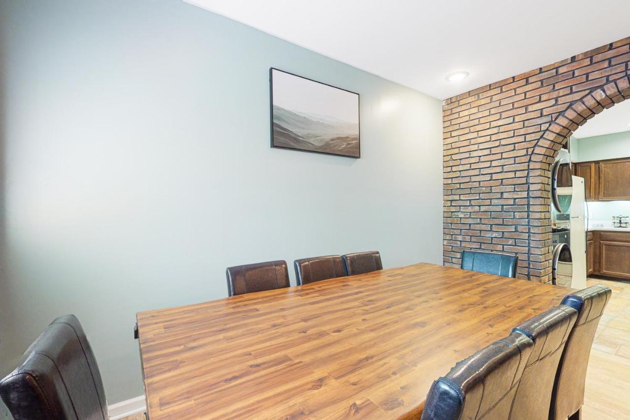 Smoky Mountain Castle Caretaker'S Apartment Sevierville Bagian luar foto