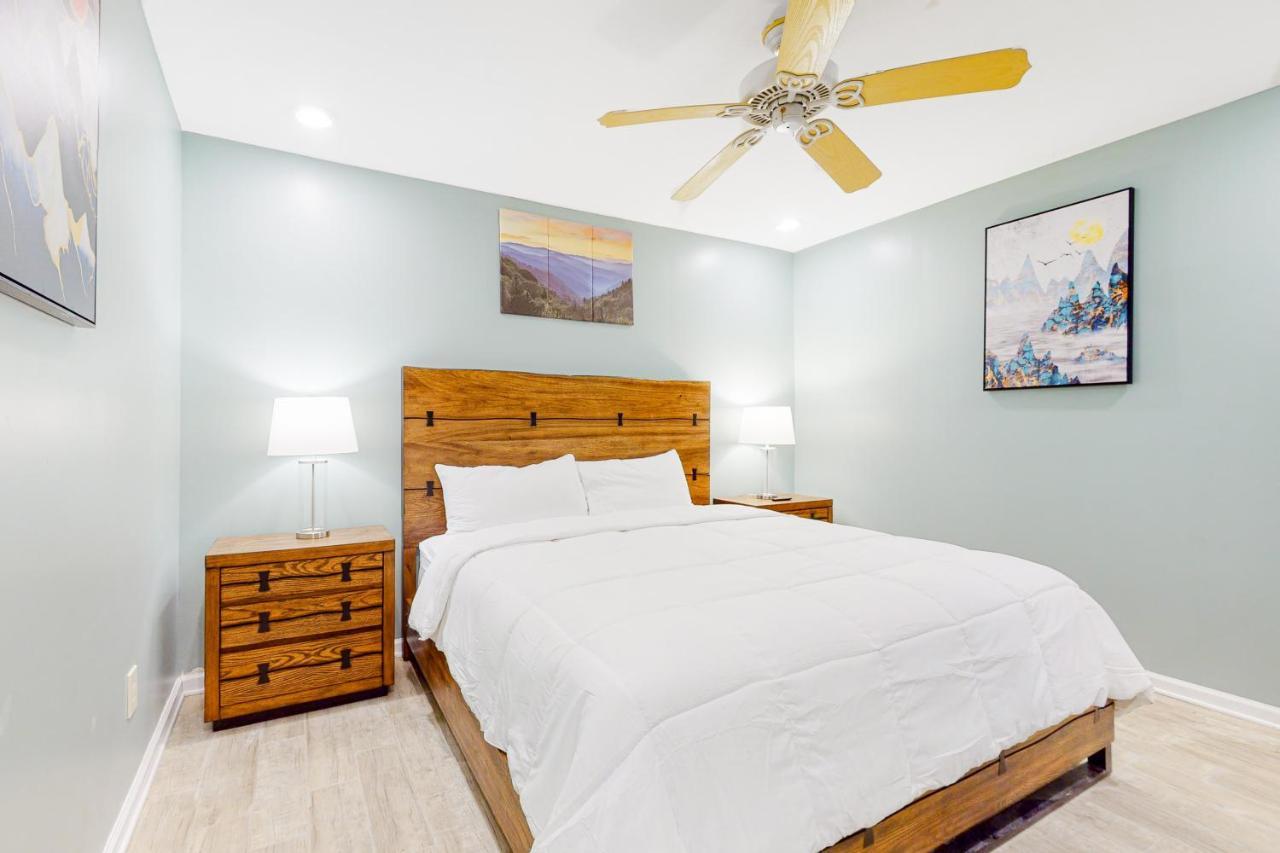 Smoky Mountain Castle Caretaker'S Apartment Sevierville Bagian luar foto