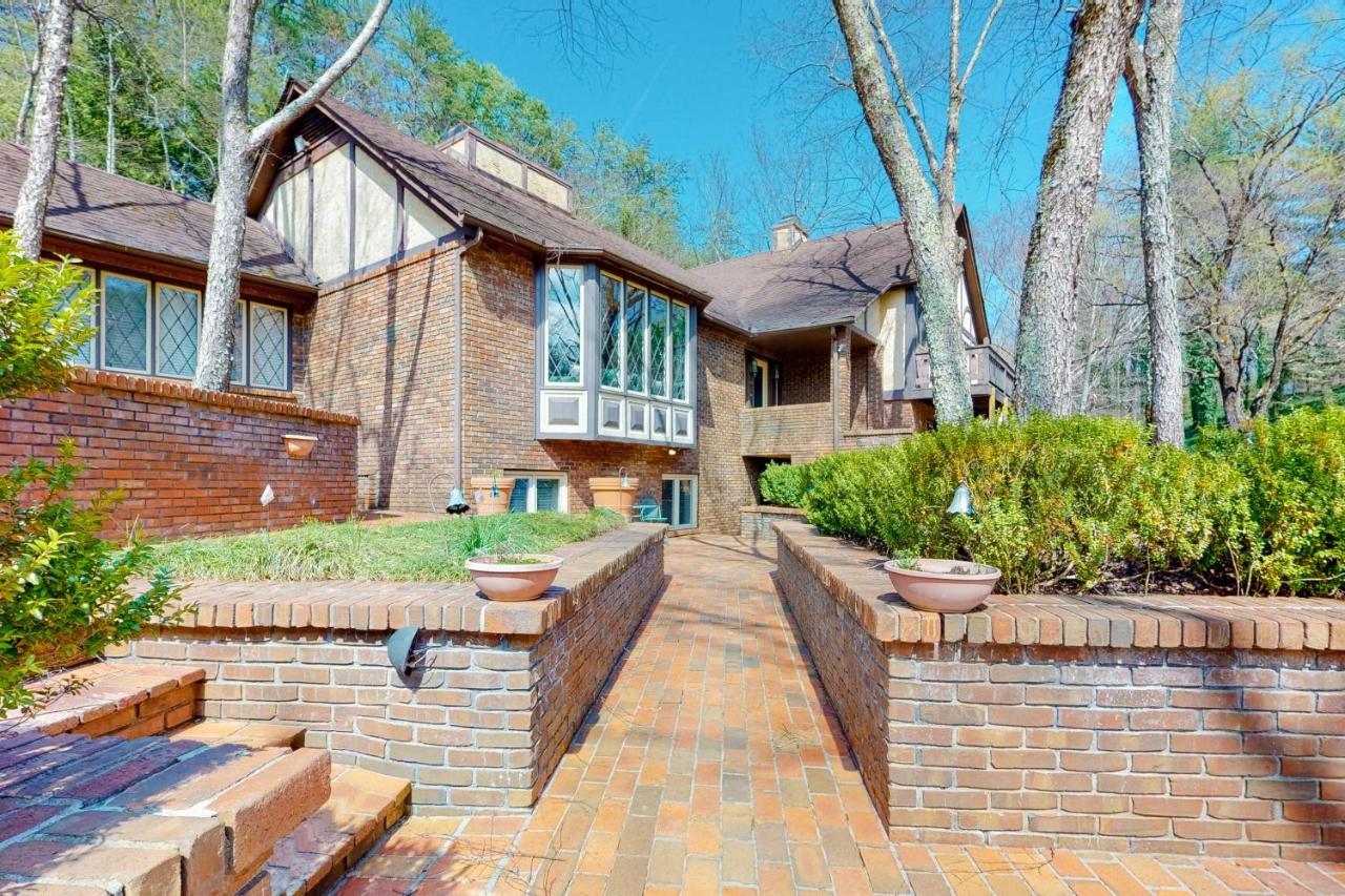 Smoky Mountain Castle Caretaker'S Apartment Sevierville Bagian luar foto