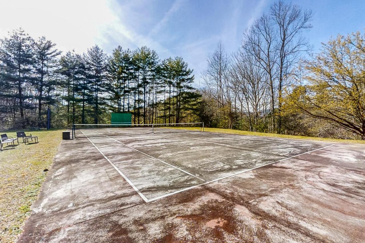 Smoky Mountain Castle Caretaker'S Apartment Sevierville Bagian luar foto